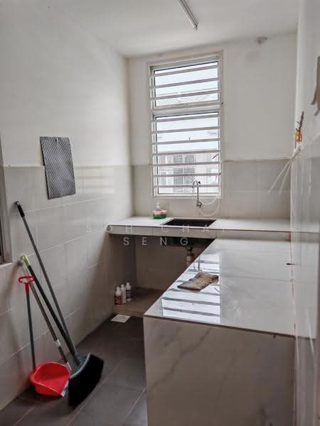 1-storey Terraced House for Rent in Bandar Cemerlang (Ulu Tiram) - Soh Chai Seng - Kitchen - PropertyGuru.com.my