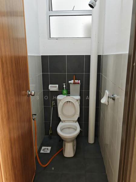 1-storey Terraced House for Rent in Bandar Cemerlang (Ulu Tiram) - Soh Chai Seng - Bathroom - PropertyGuru.com.my