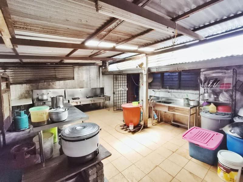 1-storey Terraced House for Sale in AU 5 (Hulu Kelang) - Azli Ibrahim - Kitchen - PropertyGuru.com.my