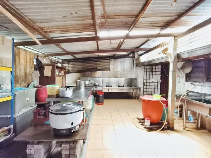 1-storey Terraced House for Sale in AU 5 (Hulu Kelang) - Azli Ibrahim - Kitchen - PropertyGuru.com.my