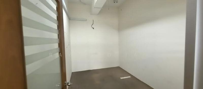 Office for Sale in Bandar Damansara Perdana (Damansara Perdana) - Raymond Tan - Interior - PropertyGuru.com.my