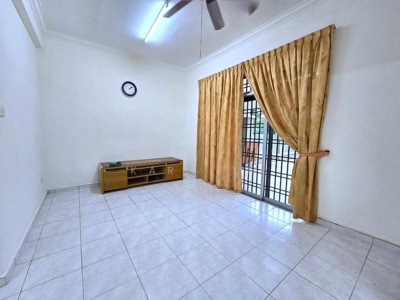 2-storey Terraced House for Sale in Taman Daya (Johor Bahru) - Karl Lim - Living Room - PropertyGuru.com.my