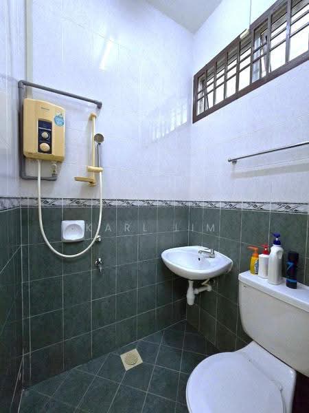 2-storey Terraced House for Sale in Taman Daya (Johor Bahru) - Karl Lim - Bathroom - PropertyGuru.com.my