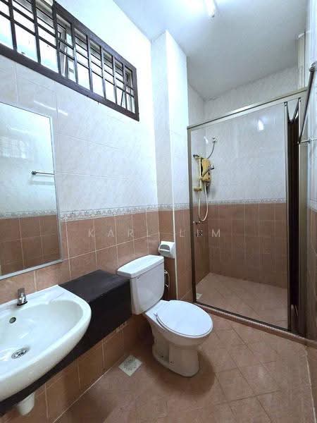 2-storey Terraced House for Sale in Taman Daya (Johor Bahru) - Karl Lim - Bathroom - PropertyGuru.com.my