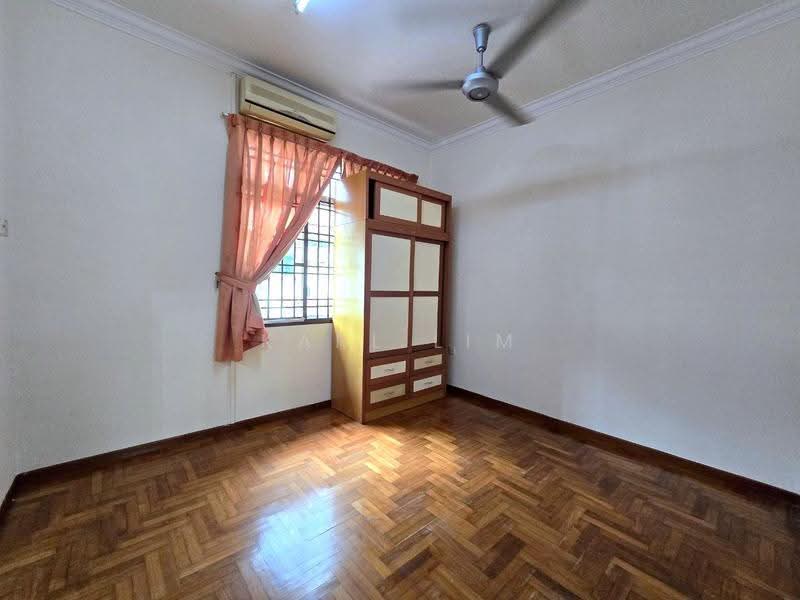 2-storey Terraced House for Sale in Taman Daya (Johor Bahru) - Karl Lim - Bedroom - PropertyGuru.com.my