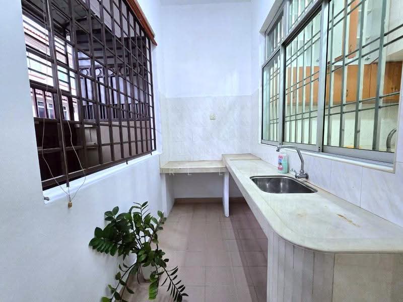 2-storey Terraced House for Sale in Taman Daya (Johor Bahru) - Karl Lim - Kitchen - PropertyGuru.com.my