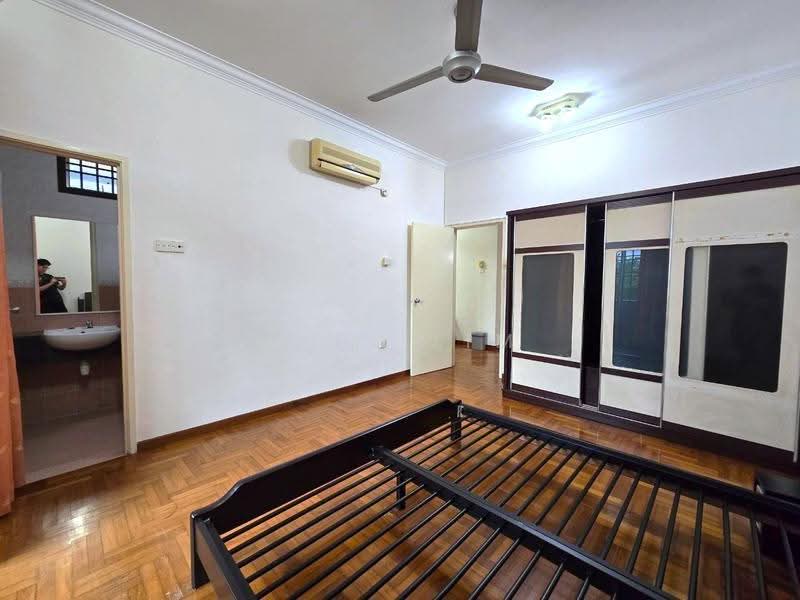 2-storey Terraced House for Sale in Taman Daya (Johor Bahru) - Karl Lim - Bedroom - PropertyGuru.com.my