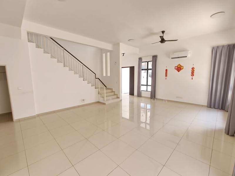 Cluster House for Rent in Taman Desa Tebrau (Tebrau) - Alicia Voon - Living Room - PropertyGuru.com.my