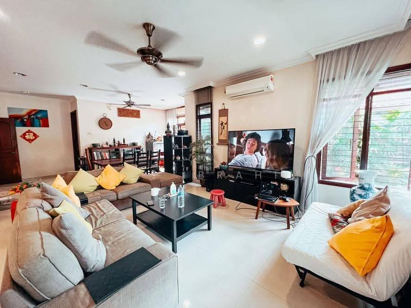 Rumah Berkembar untuk Dijual di Ampang Jaya (Ampang) - Azli Ibrahim - Living Room - PropertyGuru.com.my