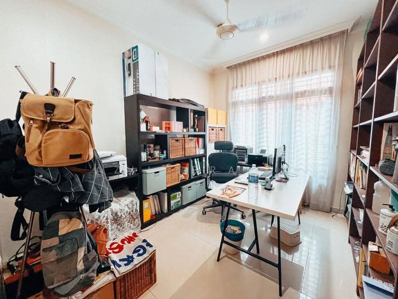 Rumah Berkembar untuk Dijual di Ampang Jaya (Ampang) - Azli Ibrahim - Study - PropertyGuru.com.my