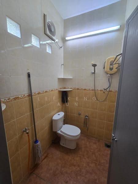 2-storey Terraced House for Rent in Bandar Baru Klang (Klang) - Lee Keng Aun - Bathroom - PropertyGuru.com.my