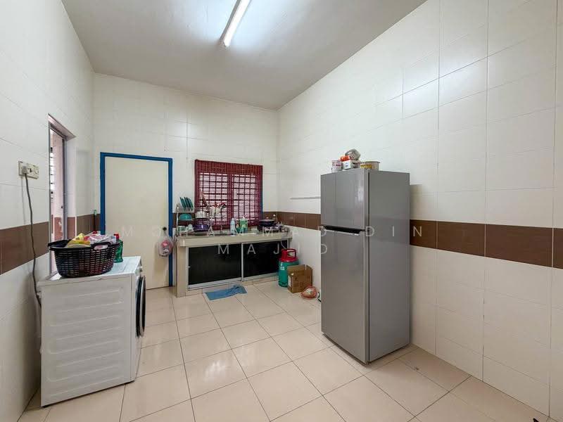 2-storey Terraced House for Sale in Klang (Selangor) - Mohammad Din Majid - Kitchen - PropertyGuru.com.my