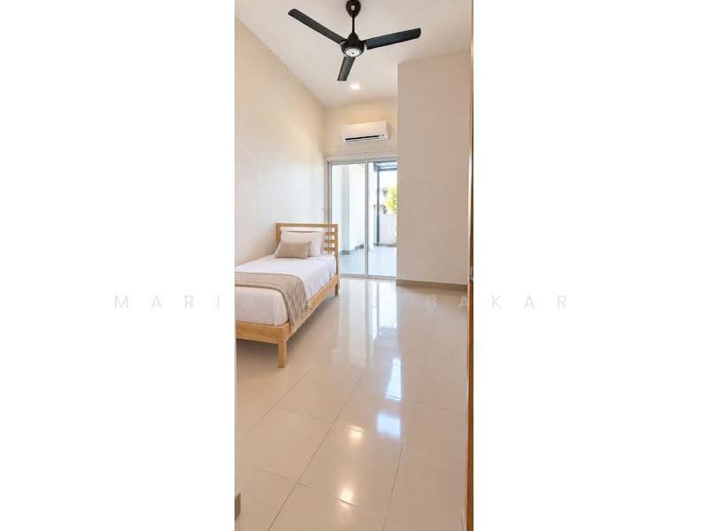 Rumah Berkembar untuk Disewa di Seksyen U10 (Shah Alam) - Maria Abu Bakar - Guest room facing garden at back - PropertyGuru.com.my