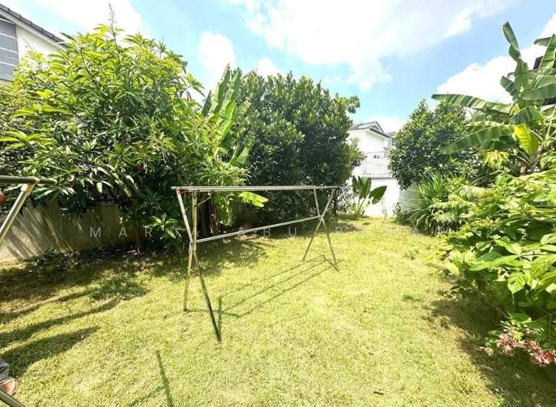 Rumah Berkembar untuk Disewa di Seksyen U10 (Shah Alam) - Maria Abu Bakar - Garden at back - PropertyGuru.com.my