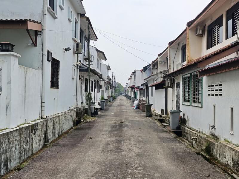 2-storey Terraced House for Rent in Tambak Johor (Johor Bahru) - Jin Teok - Exterior - PropertyGuru.com.my