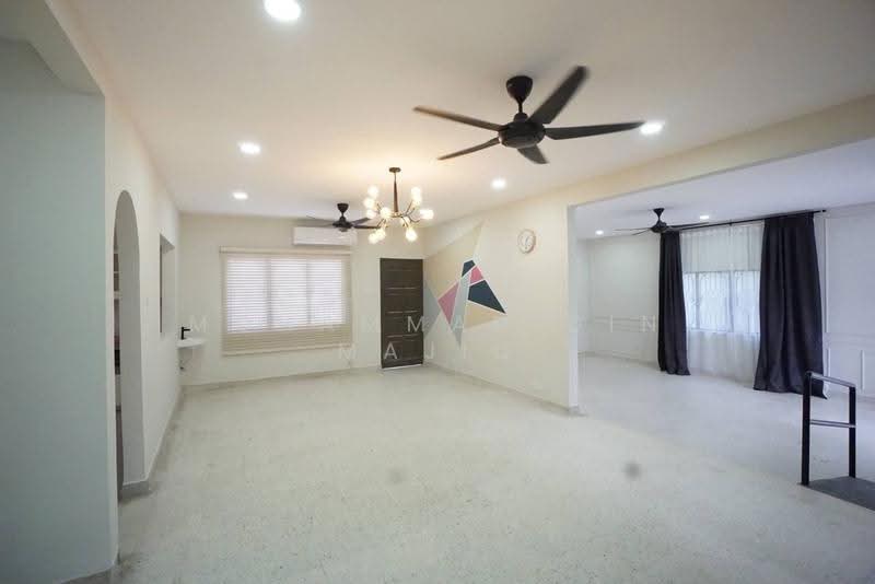 Rumah Banglo untuk Dijual di Petaling Jaya (Selangor) - Mohammad Din Majid - Living Room - PropertyGuru.com.my