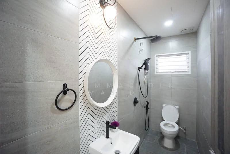 Rumah Banglo untuk Dijual di Petaling Jaya (Selangor) - Mohammad Din Majid - Bathroom - PropertyGuru.com.my