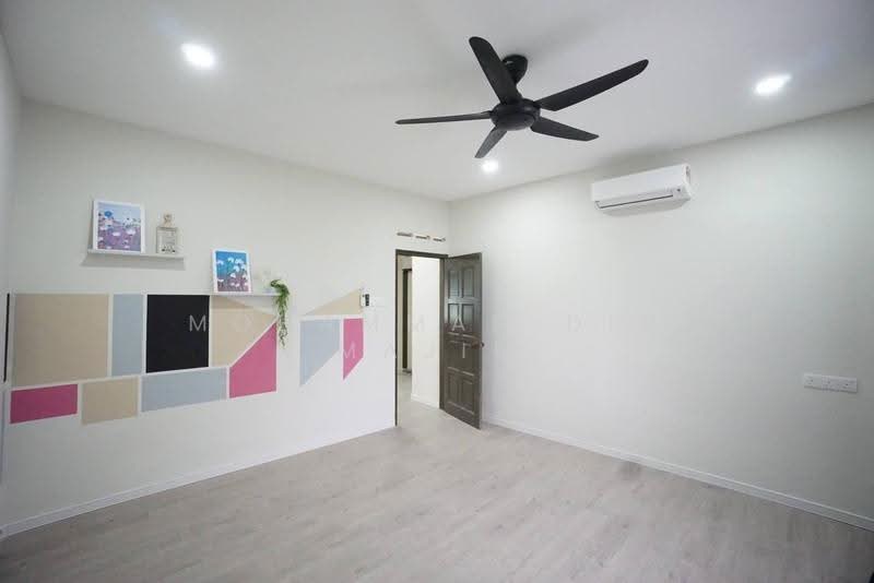 Rumah Banglo untuk Dijual di Petaling Jaya (Selangor) - Mohammad Din Majid - Bedroom - PropertyGuru.com.my