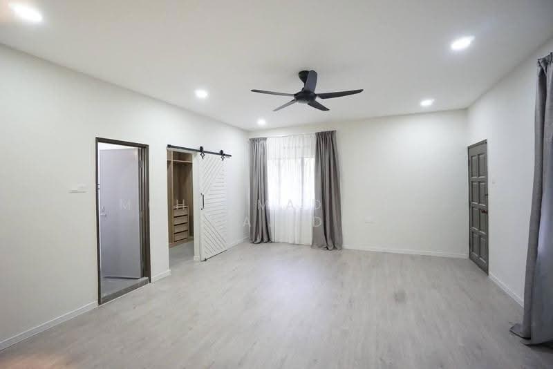 Rumah Banglo untuk Dijual di Petaling Jaya (Selangor) - Mohammad Din Majid - Bedroom - PropertyGuru.com.my