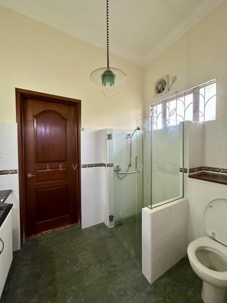 Bungalow House for Sale in Taman Canning (Ipoh) - Levi Chong - Bathroom - PropertyGuru.com.my