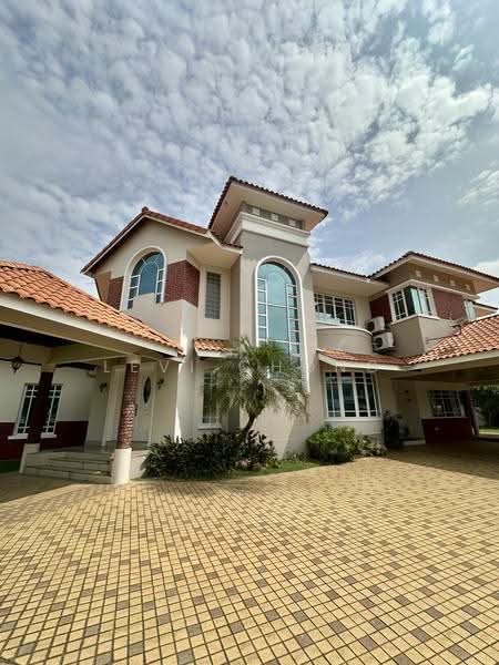 Bungalow House for Sale in Taman Canning (Ipoh) - Levi Chong - Exterior - PropertyGuru.com.my