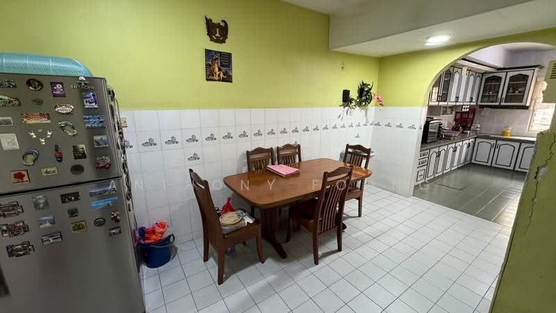 2-storey Terraced House for Sale in Bandar Kinrara Seksyen 3 (Bandar Kinrara) - Anthony Foong - Kitchen - PropertyGuru.com.my