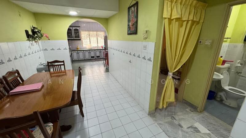 2-storey Terraced House for Sale in Bandar Kinrara Seksyen 3 (Bandar Kinrara) - Anthony Foong - Dining Room - PropertyGuru.com.my