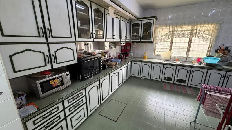 2-storey Terraced House for Sale in Bandar Kinrara Seksyen 3 (Bandar Kinrara) - Anthony Foong - Kitchen - PropertyGuru.com.my