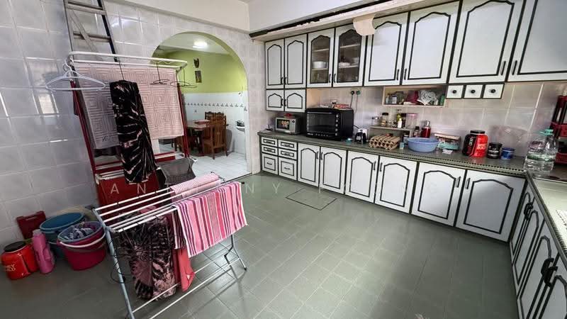 2-storey Terraced House for Sale in Bandar Kinrara Seksyen 3 (Bandar Kinrara) - Anthony Foong - Kitchen - PropertyGuru.com.my