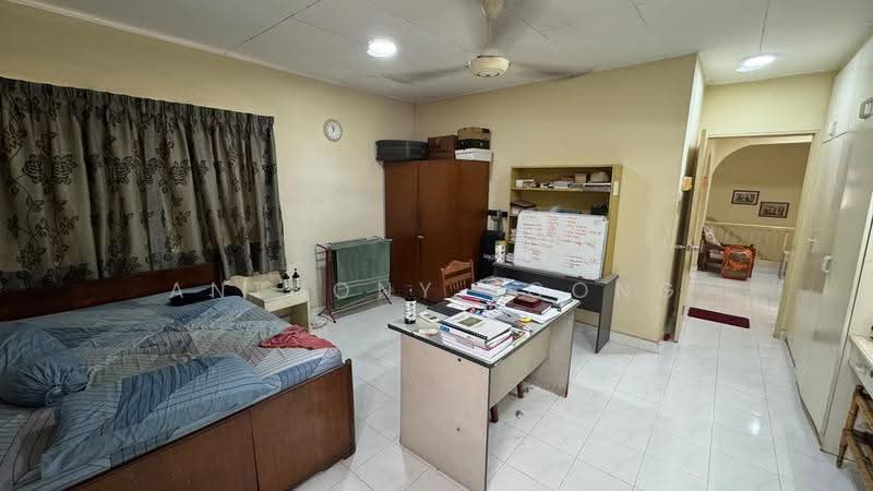 2-storey Terraced House for Sale in Bandar Kinrara Seksyen 3 (Bandar Kinrara) - Anthony Foong - Bedroom - PropertyGuru.com.my