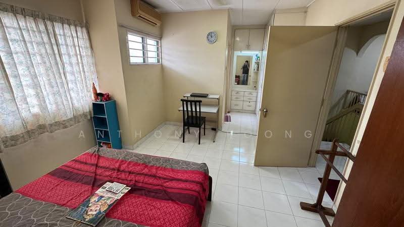 2-storey Terraced House for Sale in Bandar Kinrara Seksyen 3 (Bandar Kinrara) - Anthony Foong - Bedroom - PropertyGuru.com.my
