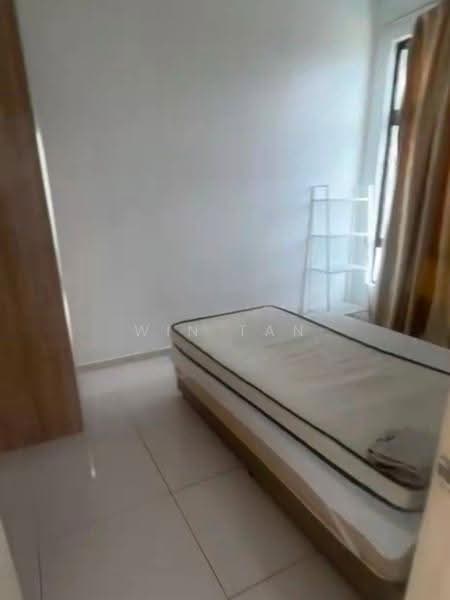 Service Residence for Sale at D'Summit Residences - Win Tan - Bedroom - PropertyGuru.com.my