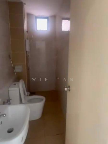 Service Residence for Sale at D'Summit Residences - Win Tan - Bathroom - PropertyGuru.com.my