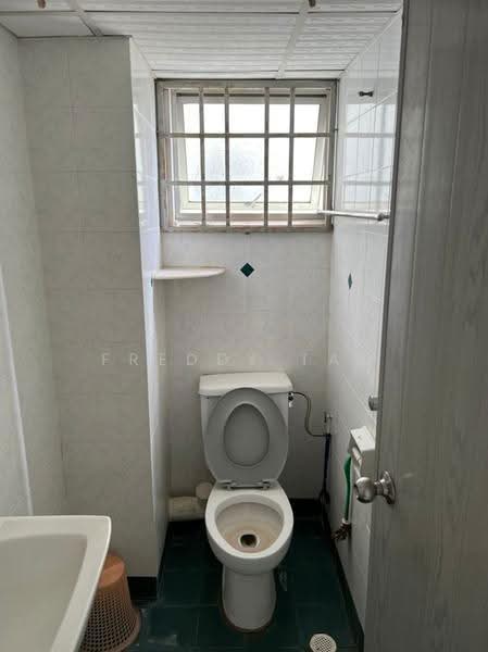 Kondominium untuk Dijual di N-Park Condominium - Freddy Tan - Bathroom - PropertyGuru.com.my