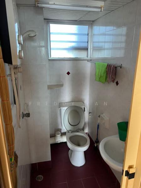 Kondominium untuk Dijual di N-Park Condominium - Freddy Tan - Bathroom - PropertyGuru.com.my