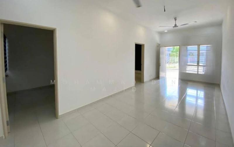 Rumah Teres 1-Tingkat untuk Dijual di Taman Meru Makmur 1 (Kapar) - Mohammad Din Majid - Living Room - PropertyGuru.com.my