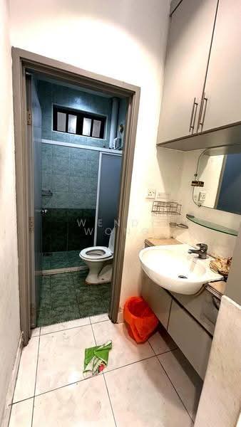 1.5-storey Terraced House for Sale in Taman Pelangi Indah (Ulu Tiram) - Wendy Wong - Bathroom - PropertyGuru.com.my