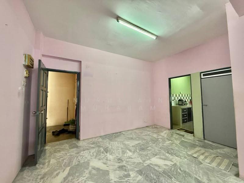Apartment for Sale at Daisy Apartment Taman Kinrara Seksyen 2 - Nurul Ain Muharam - Interior - PropertyGuru.com.my