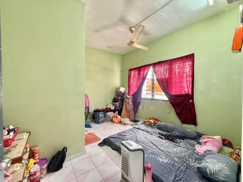 Apartment for Sale at Daisy Apartment Taman Kinrara Seksyen 2 - Nurul Ain Muharam - Bedroom - PropertyGuru.com.my