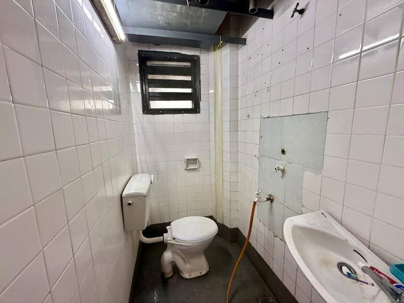 Apartment for Sale at Daisy Apartment Taman Kinrara Seksyen 2 - Nurul Ain Muharam - Bathroom - PropertyGuru.com.my