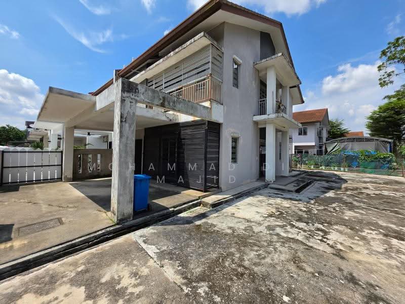2-storey Terraced House for Sale in Aman Putri (Sungai Buloh) - Mohammad Din Majid - Exterior - PropertyGuru.com.my