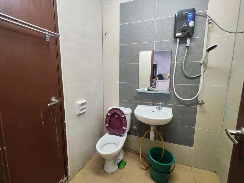 2-storey Terraced House for Sale in Kemuning Utama (Shah Alam) - Chloe Tan - Bathroom - PropertyGuru.com.my