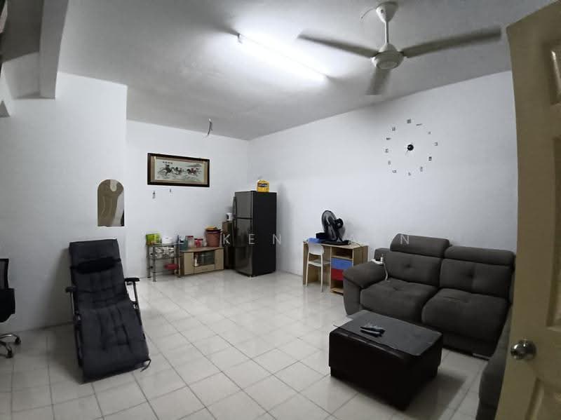 2-storey Terraced House for Rent in Setia Impian (Setia Alam) - Lee Keng Aun - Living Room - PropertyGuru.com.my