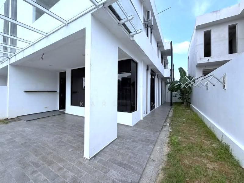 Cluster House for Sale in Bandar Seri Alam (Masai) - Karl Lim - Exterior - PropertyGuru.com.my