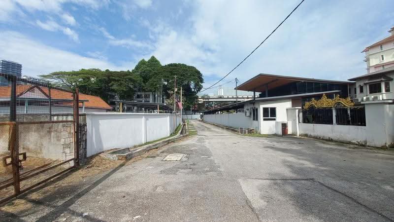 Commercial Land for Rent in Ampang Hilir (Ampang) - Lina Chua - Road leading in from Jalan Wickham. - PropertyGuru.com.my