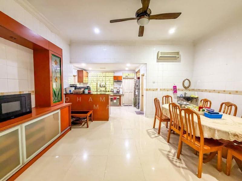 Rumah Berkembar untuk Dijual di Shah Alam (Selangor) - Mohammad Din Majid - Kitchen - PropertyGuru.com.my