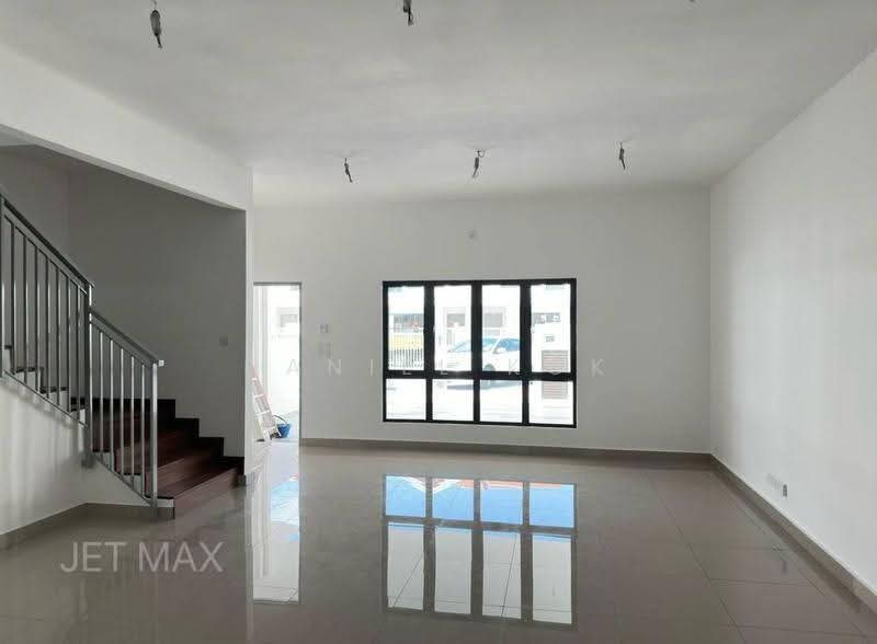 2-storey Terraced House for Sale in Setia Utama (Setia Alam) - Daniel Kok - Living Room - PropertyGuru.com.my