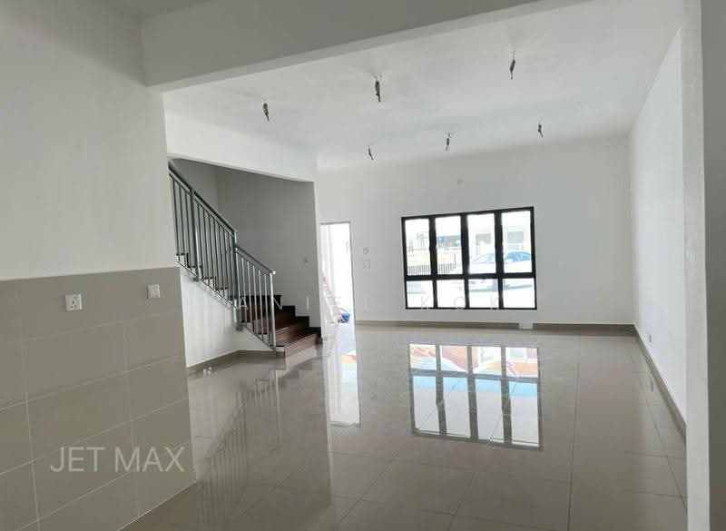 2-storey Terraced House for Sale in Setia Utama (Setia Alam) - Daniel Kok - Living Room - PropertyGuru.com.my