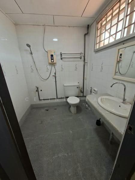 Semi-Detached House for Rent in Kota Kinabalu (Sabah) - Celine Teah - Bathroom - PropertyGuru.com.my