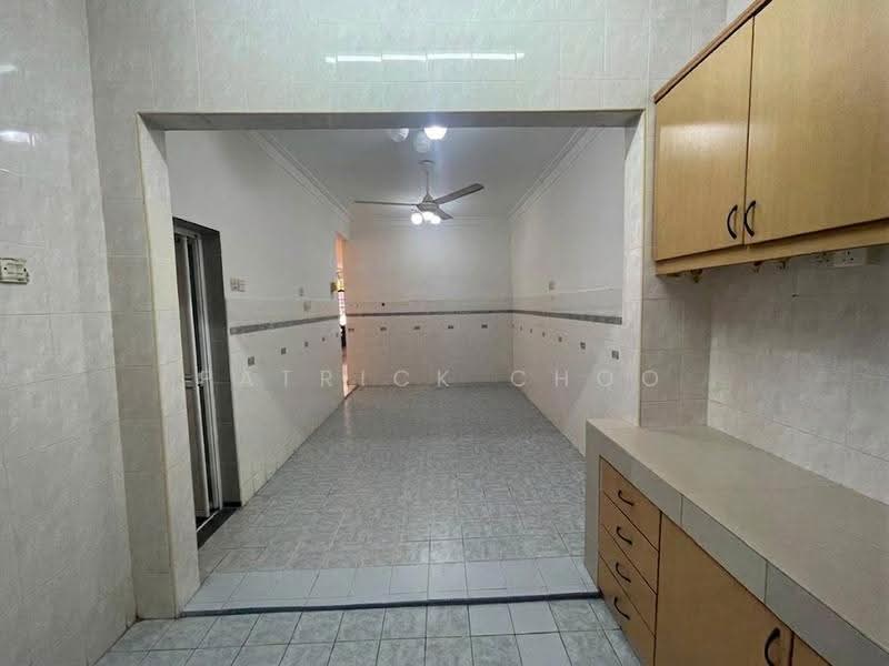 Rumah Teres 2-Tingkat untuk Dijual di Bandar Tun Hussein Onn (Cheras) - Patrick Choo - Kitchen - PropertyGuru.com.my